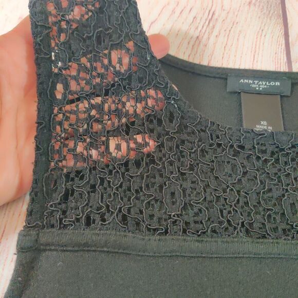 Ann Taylor fitted crochet peek-a-boo sleeveless top sz XS - Picture 5 of 8